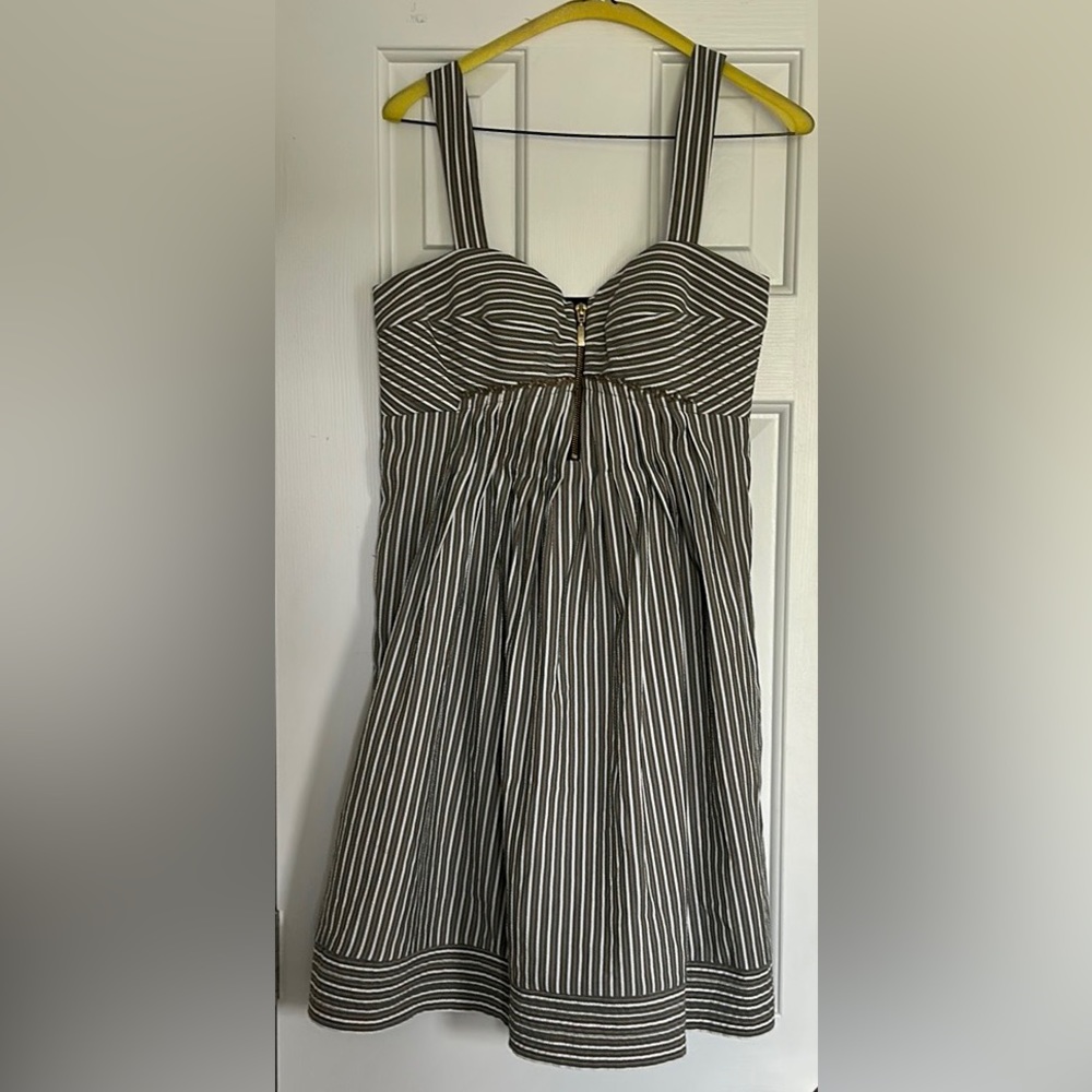 New Directions Gray/ tan stripe dress with zipper front and black slip NWOT